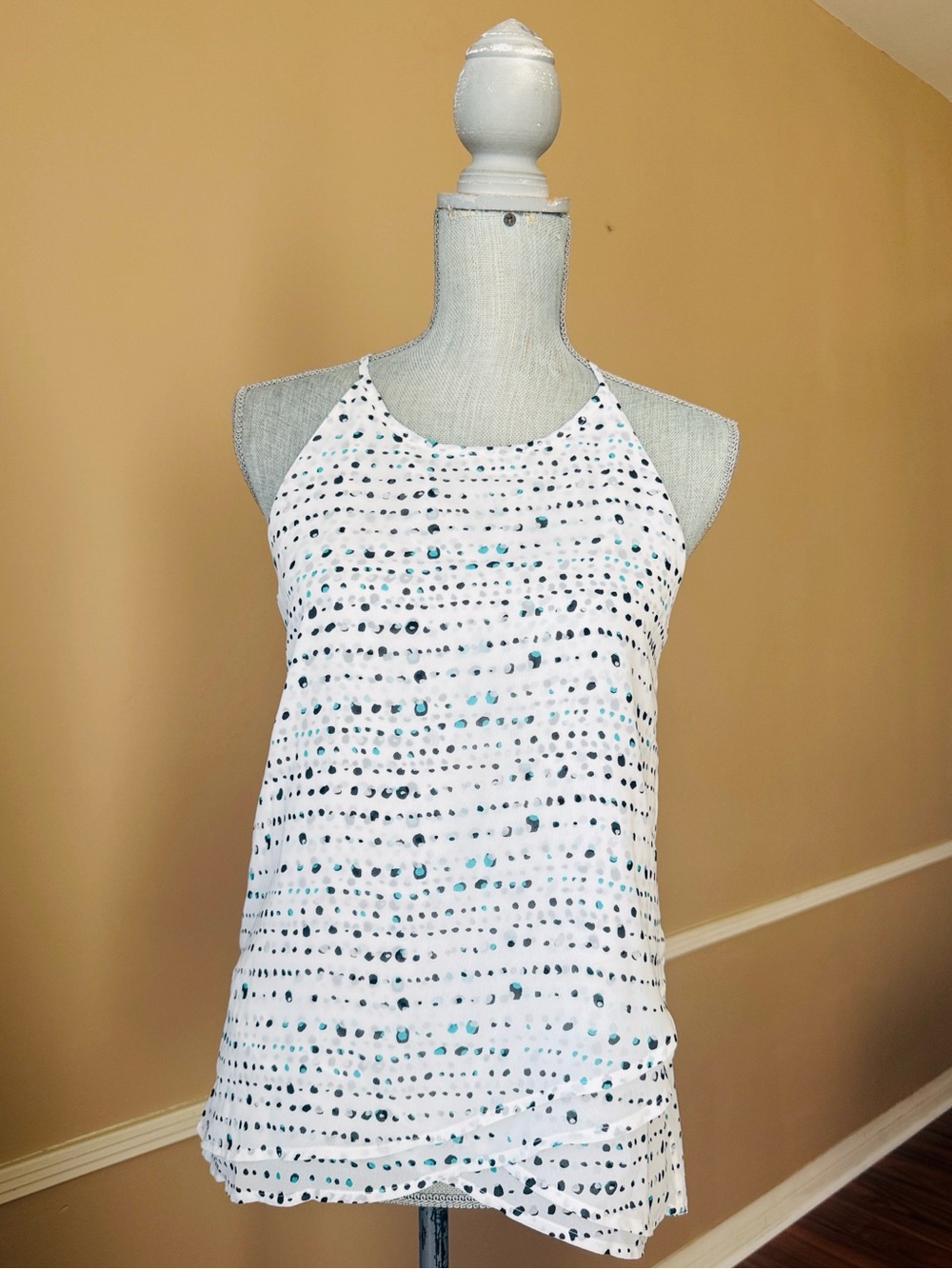 BANANA REPUBLIC 🤍🖤LAYERED CHIFFON DESIGN HALTER TANK TOP🤍🖤SIZE SMALL 🌟NWT🌟